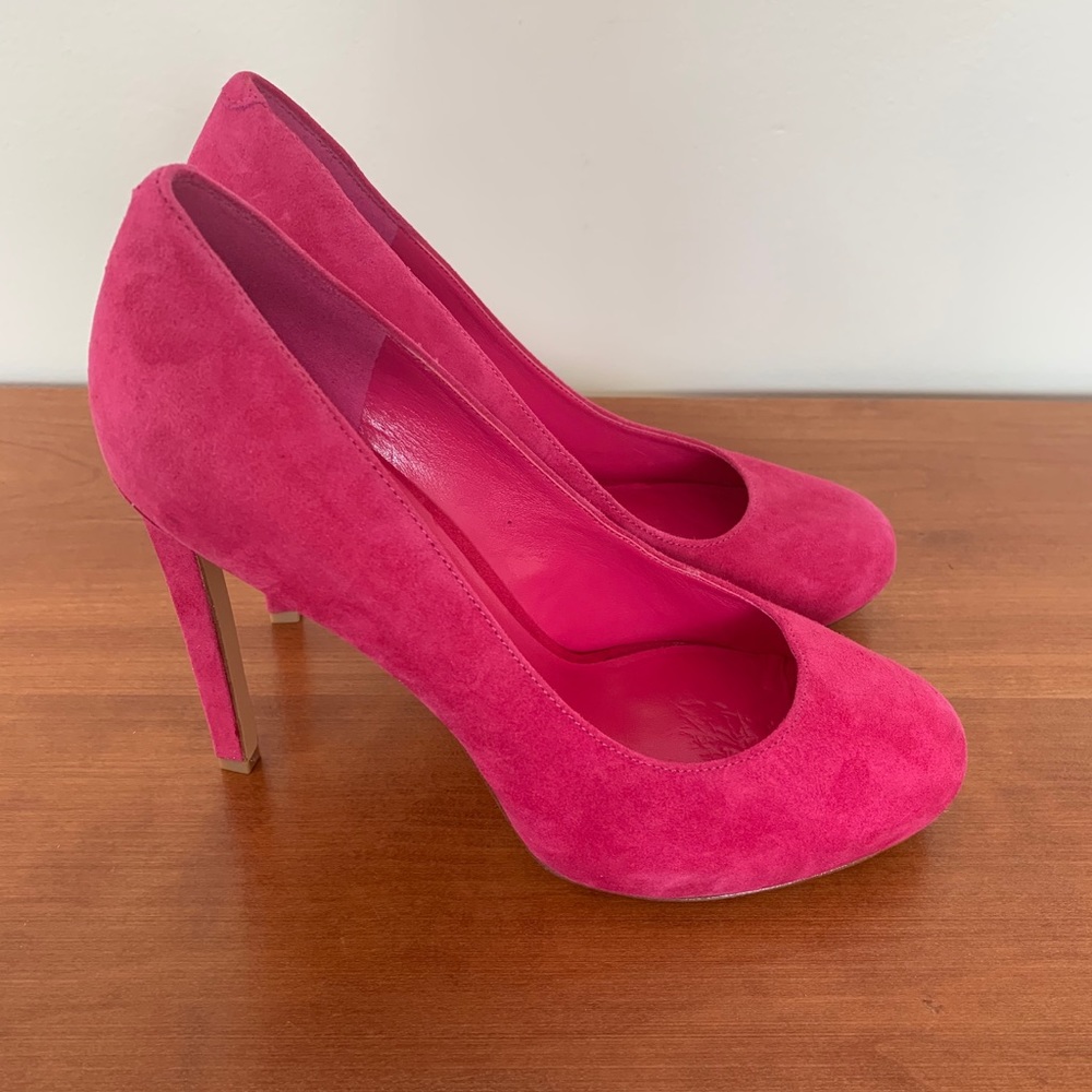 Pink suede Nine West pumps